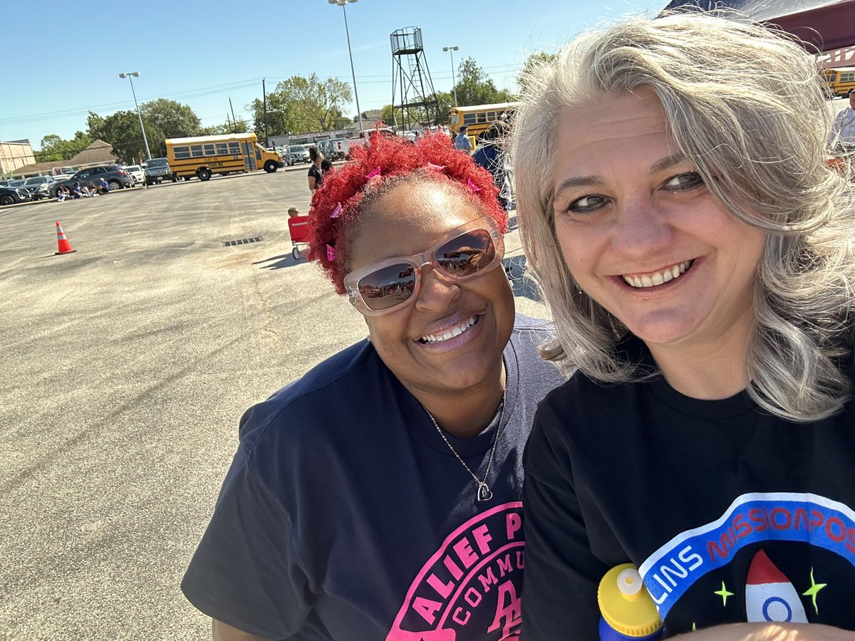 Collins Library (@collins_library) on Twitter photo Oh <a href="/AliefWellness/">Alief ISD Physical Education and Health</a>ā¦this librarianās heart is so full. Many former <a href="/ExplorersCol/">Collins Elementary</a>, both staff and students. <a href="/MytraCunningham/">Dr. Mytra Cunningham</a> #explorersonamission Oh <a href="/AliefWellness/">Alief ISD Physical Education and Health</a>ā¦this librarianās heart is so full. Many former <a href="/ExplorersCol/">Collins Elementary</a>, both staff and students. <a href="/MytraCunningham/">Dr. Mytra Cunningham</a> #explorersonamission