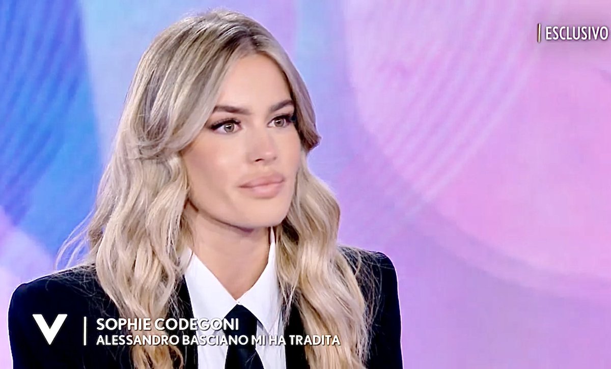 albatelari2's tweet image. Magari conoscersi un po' prima di sfornare figli?
#Verissimo 
#Codegoni
#Basciano