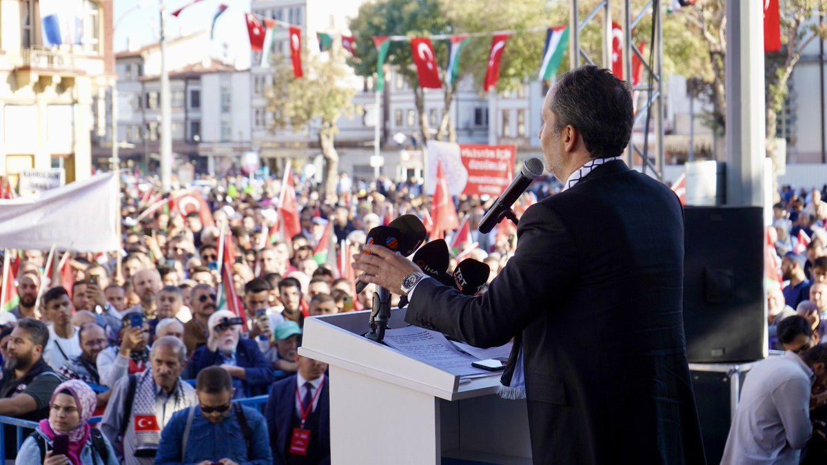 SetenayKanar's tweet photo. Genel Başkanımız Dr. Fatih Erbakan; Özgür Filistin Mitinginde konuşmalarını gerçekleştirdi. 

21.yüzyılın Selahaddin’leri olarak İsrail zulmüne dur diyoruz! 

#FilistineÖzgürlük!

@rprefahpartisi https://t.co/Mrf7JP89Dz