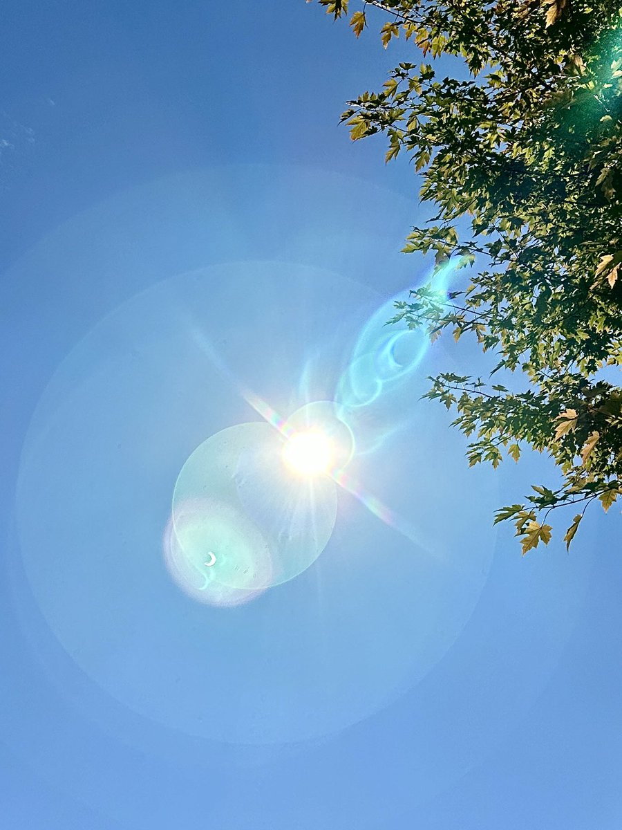 wendybco's tweet photo. #Eclipse through #iphone near #bouldercolorado got to 85ish % up here? #Eclipse2023 #iphone14pro https://t.co/pJg2fW27DK