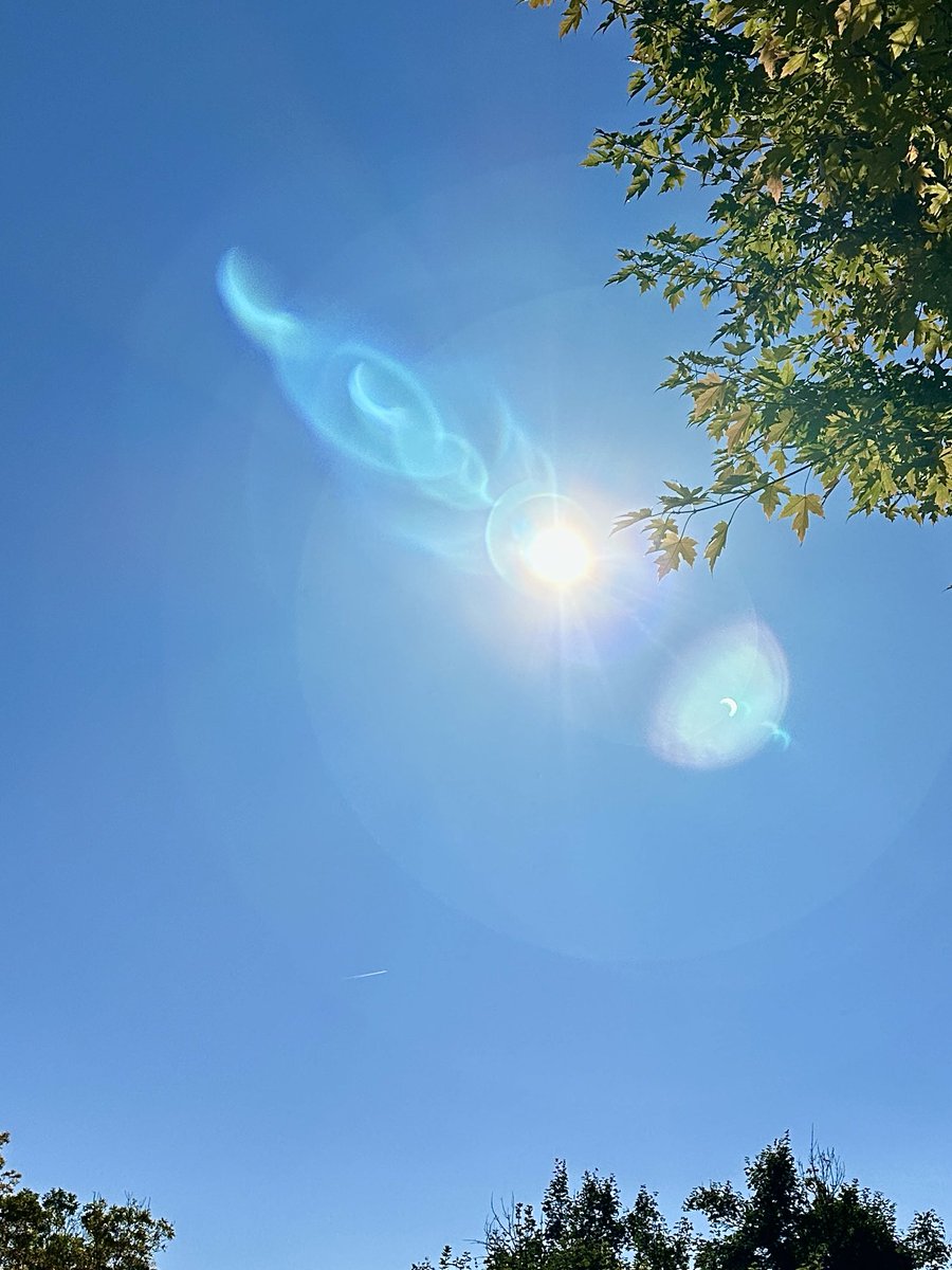 wendybco's tweet photo. #Eclipse through #iphone near #bouldercolorado got to 85ish % up here? #Eclipse2023 #iphone14pro https://t.co/pJg2fW27DK