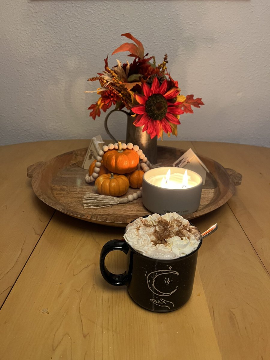 amber_teresa's tweet photo. Spooky season😌🎃🧡 https://t.co/ADtfoMrdb7