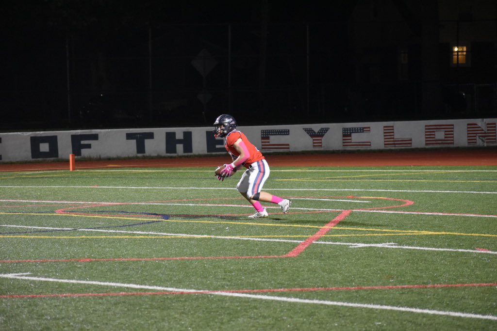 PatrickSully11's tweet photo. Another W last night taking down Lynbrook improving our record to 6-0 heading into a huge week 7 matchup at plainedge Friday night gotta lock in this week and work hard so we can come out with this W. 🔒🏈 https://t.co/NVockg79M0