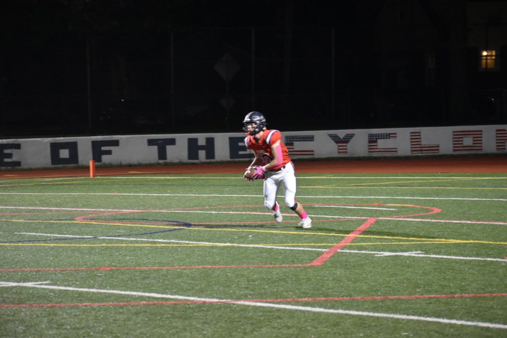 PatrickSully11's tweet photo. Another W last night taking down Lynbrook improving our record to 6-0 heading into a huge week 7 matchup at plainedge Friday night gotta lock in this week and work hard so we can come out with this W. 🔒🏈 https://t.co/NVockg79M0