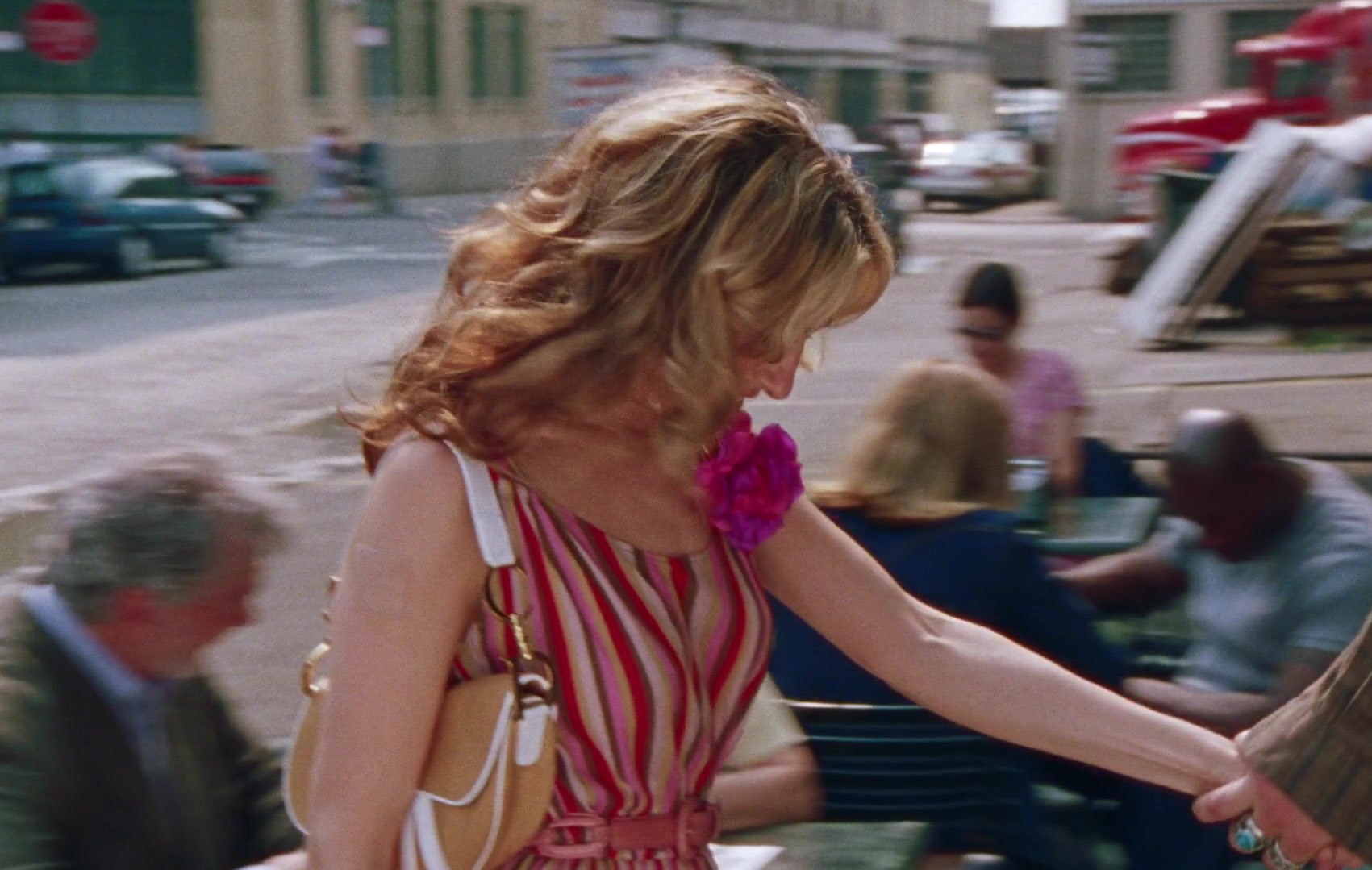 Carrie bradshaw dior saddle bag discount