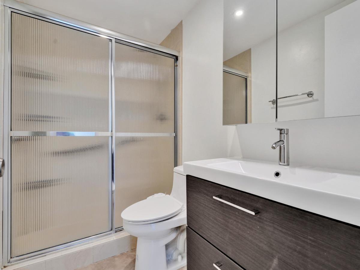 Miami_Agent's tweet photo. New Listing For Rent!
1455 N Treasure Dr #2R
North Bay Village, FL 33141
⁃ 2 Bed / 2 Bath / 1,178 Sqft 
⁃ Assigned parking, pool, gym
⁃ On-site manager
⁃ Close to shops, restaurants, schools
⁃ Laundry room on every floor.
Asking $2,500
Call to see: 305-692-0924
#MiamiRealtor https://t.co/FONHBJzN7l
