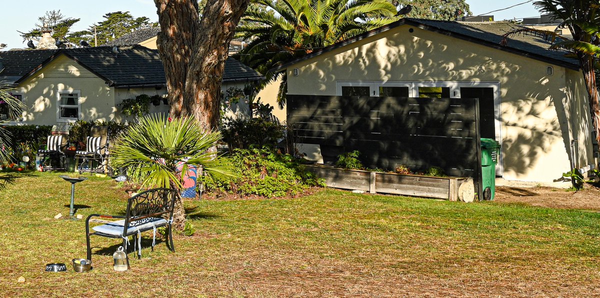 PGE_John's tweet image. 🌒 Parker Kalan&apos;s creative pinhole projector on Baywood Park Pier was a hit during this morning&apos;s solar eclipse! 🙌🌅 The trees also joined in, acting as natural projectors to reveal the Sun&apos;s crescent shape. 🌞🌲 #SolarEclipse #DIYScience #CAwx #BaywoodParkPier