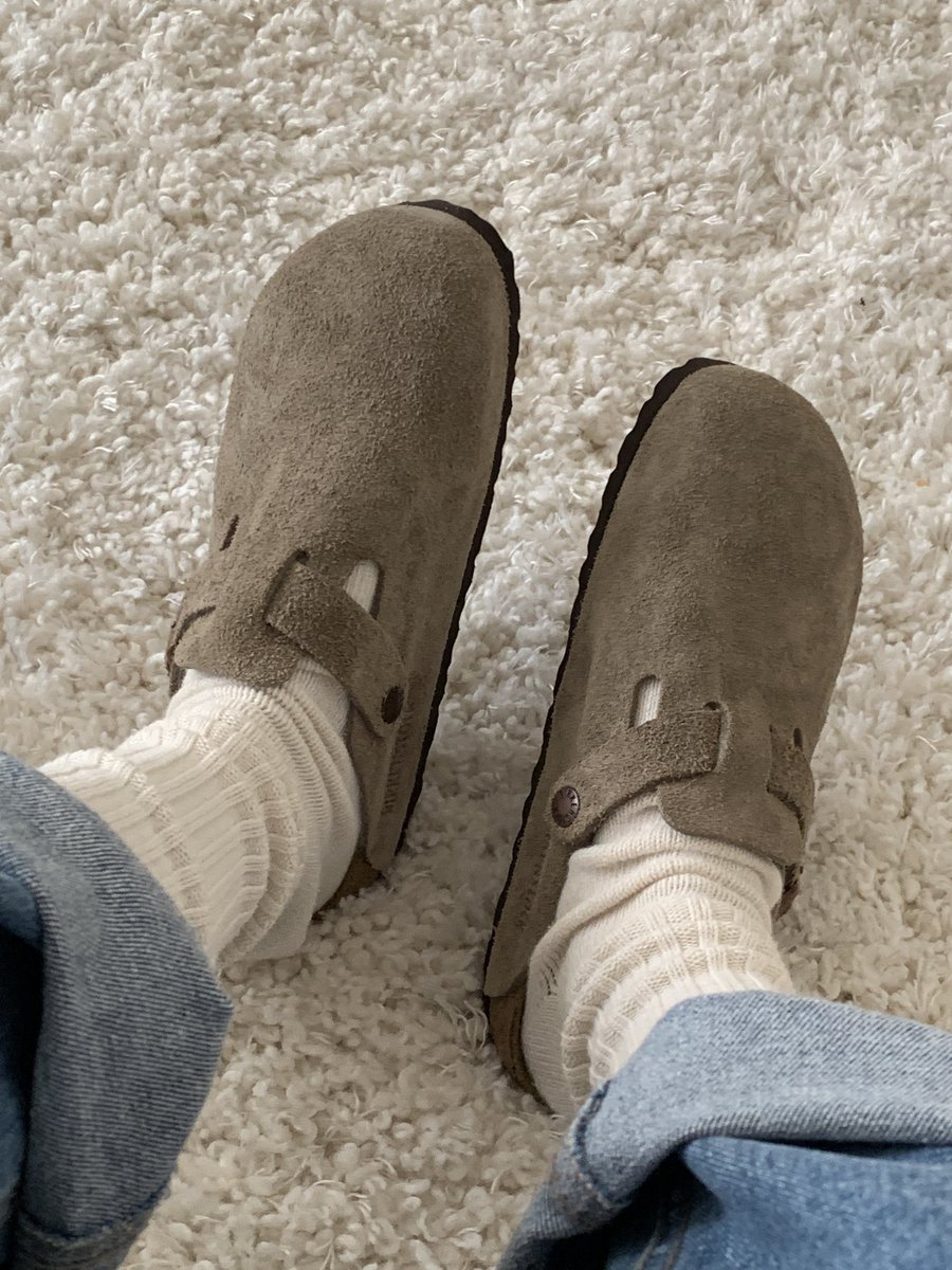 스웨이드라 관리가 어렵지만 또 이만큼 이쁜 게 없타..