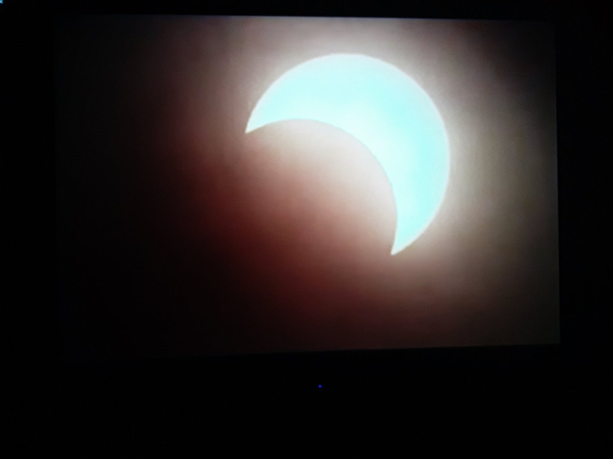 🚨Espectacular lo que se vive en este momento🌘 eclipse solar anular 2023.

#CBCpatria21
#EclipseSolar