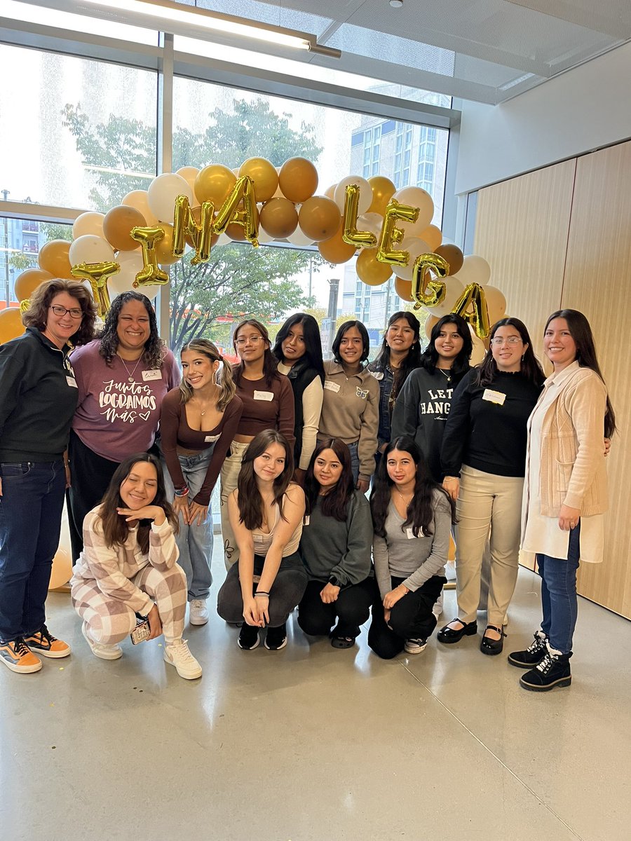 Felicidades a las Poderosas por el éxito del día de hoy! @PODEReducators Pura inspiración y empoderamiento de nuestras Latinas jovenes! Bravo! @VCNajera