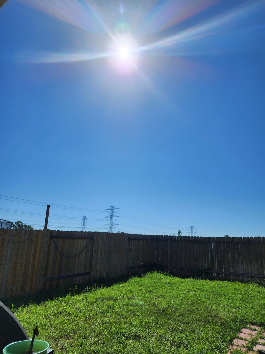 MsTXinVA's tweet photo. Beautiful Texas Backyard View near Bush Intl Airport.  For the love of Science. @weatherchannel @JimCantore @TWCAlexWilson https://t.co/LlzBHeSnv7