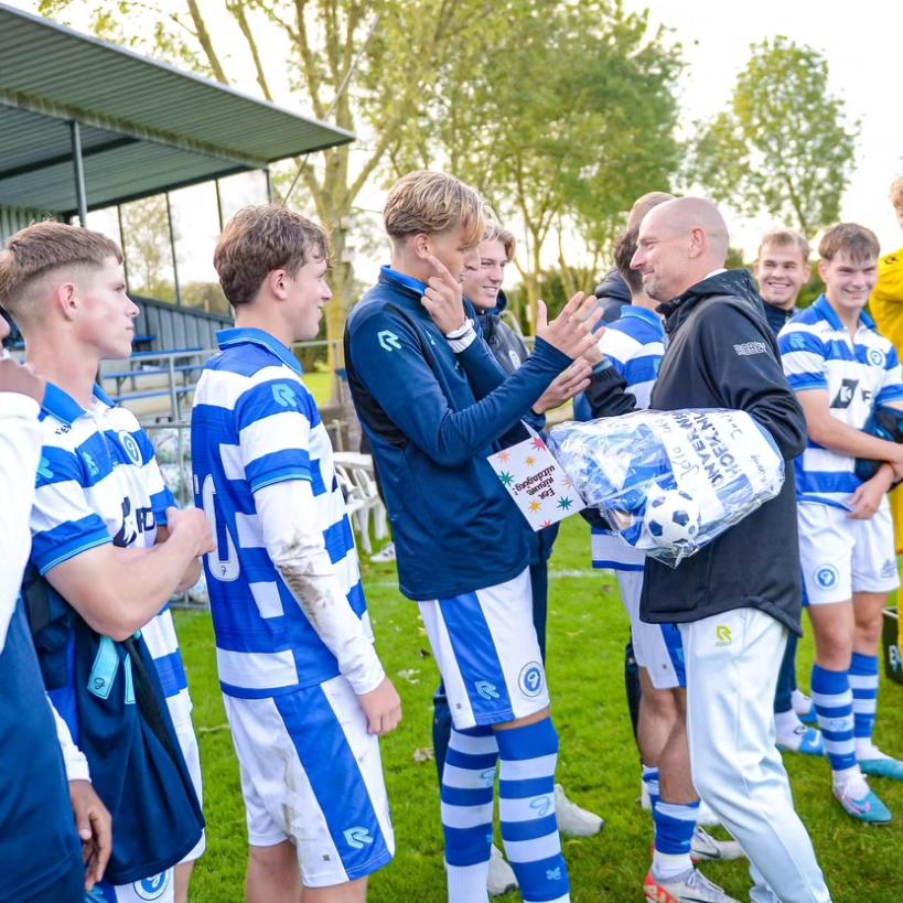 DeGraafschapJO's tweet photo. Jefta Bresser neemt afscheid met een 4-3 overwinning op Willem II ⚽️ Bedankt voor alles Jefta en veel succes bij @bayer04fussball 🙌

#degraafschapjo https://t.co/ftMIz3XbVY