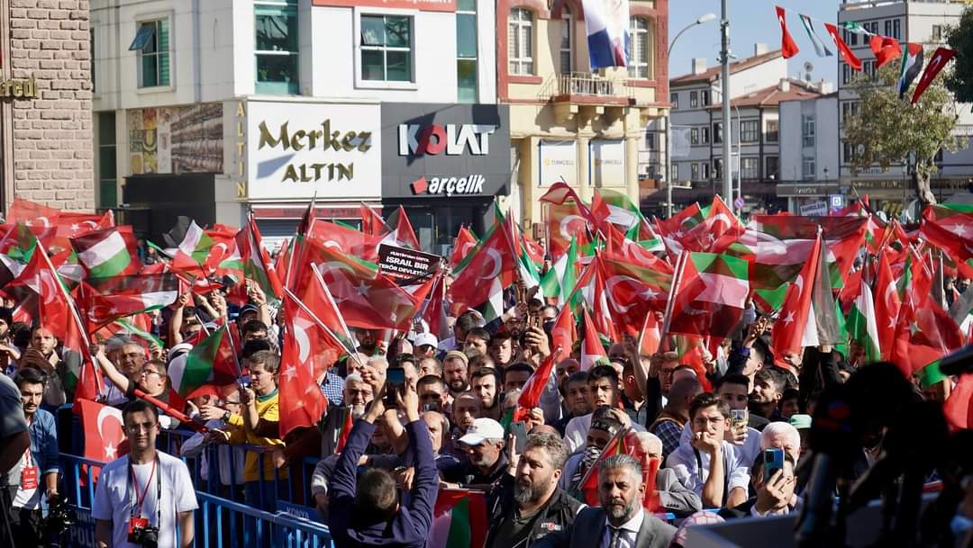 SetenayKanar's tweet photo. Konya’dan terör devleti İsrail’e mesaj net!

Gazze'deki insanlık dışı katliam karşısında mazluma sahip çıktığımızı, zalimin karşısında dimdik durduğumuzu tüm dünyaya gösterdik ve haykırdık.

#FilistineÖzgürlük
#ErbakanFatih
#YenidenRefahPartisi https://t.co/q89FX4mr3b