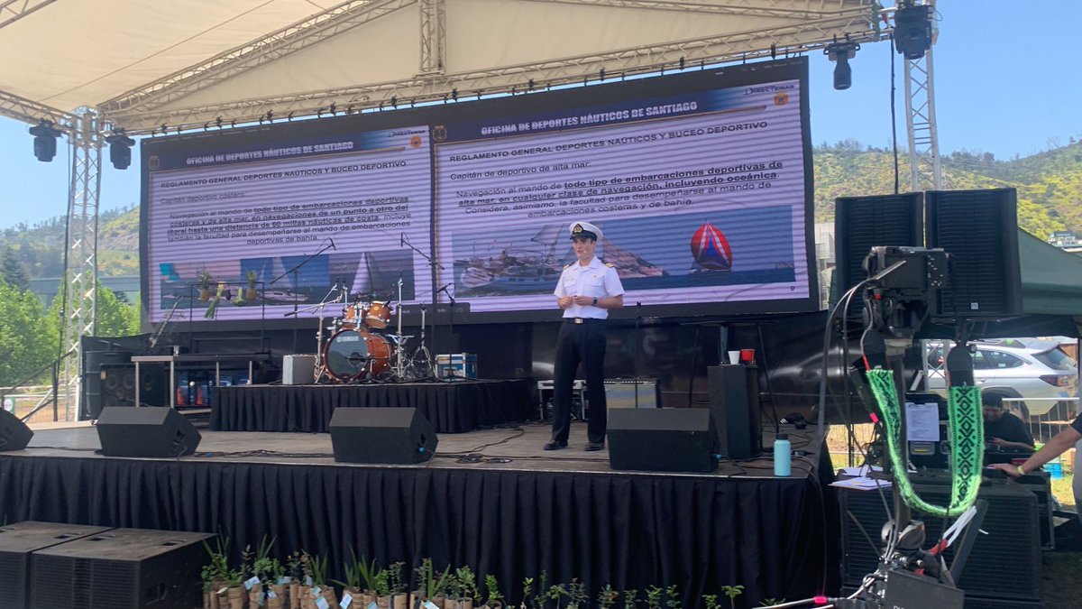 DGTM_Chile's tweet photo. El Capitán de Corbeta Litoral, Felipe Rojas, expuso sobre la seguridad en los #deportesnáuticos, el número de emergencias marítimas 137 y las medidas de seguridad a tener en cuenta las personas en el evento #MundoOutdoor, Ciudad Empresarial, #Santiago.
@Armada_Chile https://t.co/CBTGWDAlmu