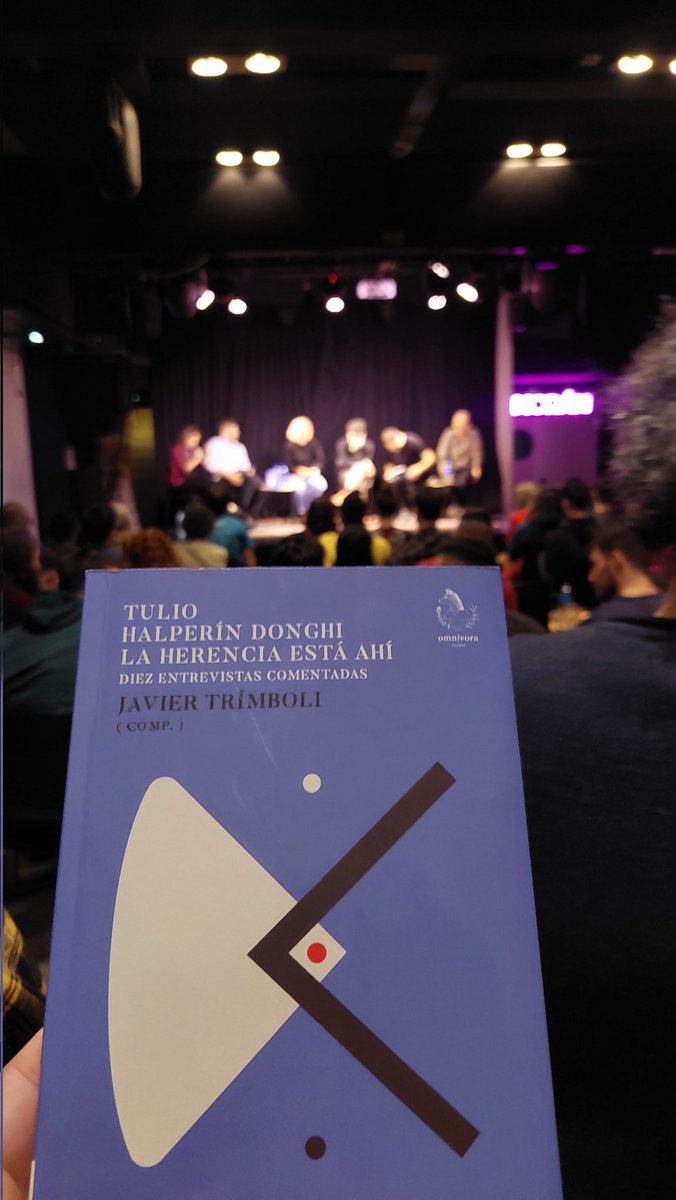 matiasoberlin's tweet image. Hermosa presentación anoche de este libro de @OEditora. Gran conversación entre Ximena Espeche, Ramiro Manduca, Juan Laxagueborde y @fwasserm. Tiempos corren que vuelven necesarios encuentros, conversaciones y revisitas.