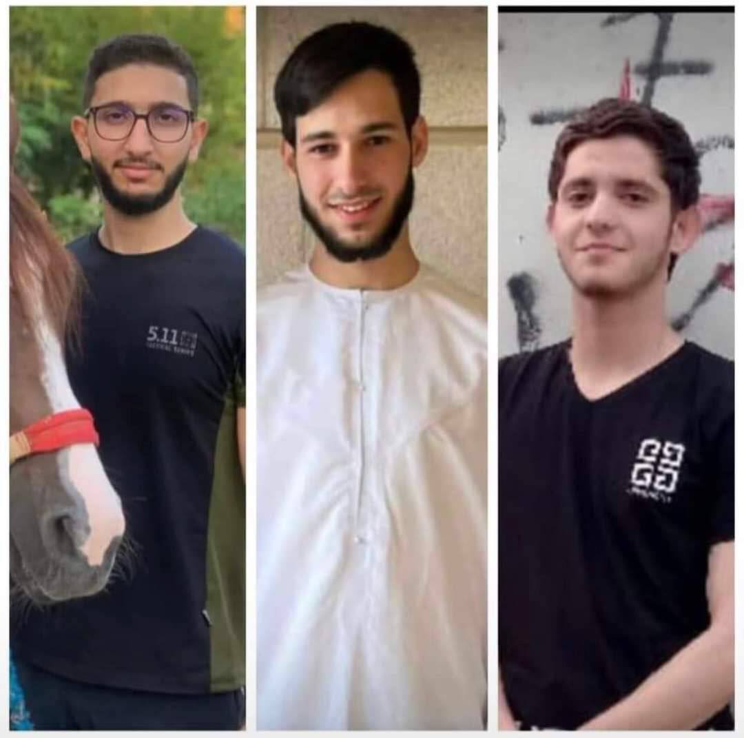 hOiEpUl's tweet photo. Patut la pakai topeng dan serba hitam. Kalau musuh jumpa depan2 ni tak percaya mereka ni sebenarnya daripada tentera Elit Briged Al Qassam cawangan Lubnan.

Setelah berjaya memecahkan tembok penghadang, berjaya masuk di Margaliot dan mereka bertiga gugur syahid.

#TaufanAlAqsa https://t.co/wjIPRJMYiH