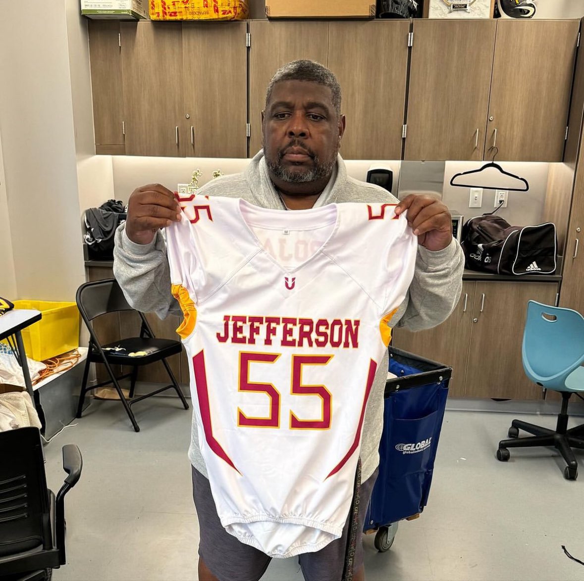BIG__KP's tweet photo. Got one of the City’s Legends holding up Unison⚔️Unison is back over SW😈Jefferson Trojans ⚠️(more on the way) @Unison__LLC https://t.co/FEySiqApyl