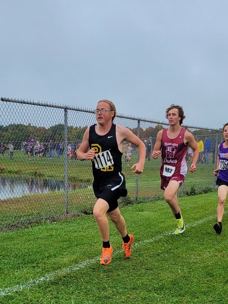 Congrats to our high school all conference winners!!
HS Boys- Dillon Royster, Connor Rhein, Nicholas Kostecki, Christian Orgel, Noah Orgel, Lucas Olive, Nathan Obarski.
HS Girls- Olivia Szmania, Hailey Lambdin, Paige Kaltenbaugh