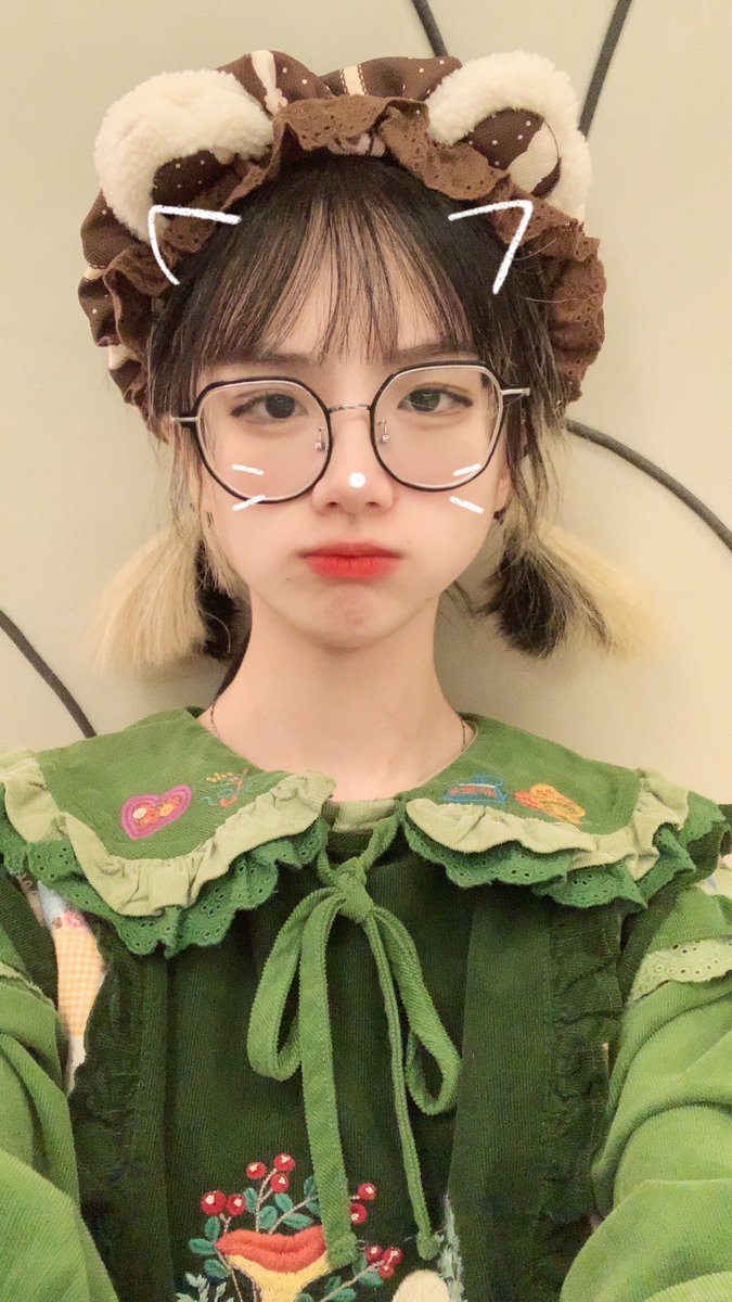抖音特效 变身少萝 https://t.co/LkGciT6UHA