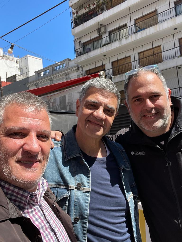 juanmadelugano's tweet photo. @jorgemacri @ComprenderQuilm Siempre apoyando JxC.
Ole le, ola la, Patricia Presidente, Jorge a la Ciudad. 
@mario_a_luna @jxc_comuna11 @mavipino1980 @zvanesa263 @AleQuinteros66 @EzeDaglio https://t.co/dFhaTh9Vdn