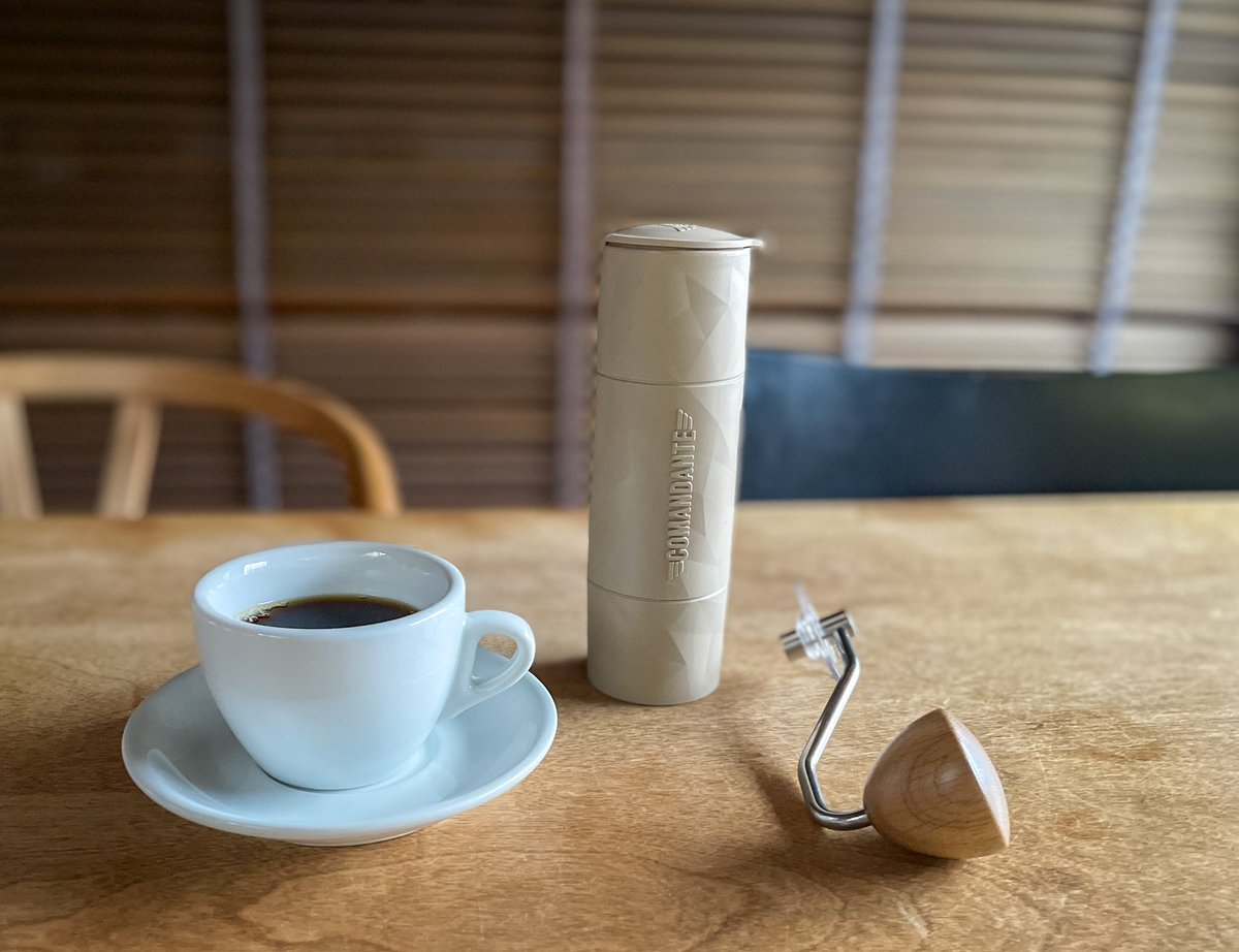 YaatreeCoffee's tweet photo. トレイルマスターは、とても上品な佇まい。相まってcosta rica la pastora の味わいもgood。

#Comandante #TrailMaster https://t.co/RKM8fD9onH