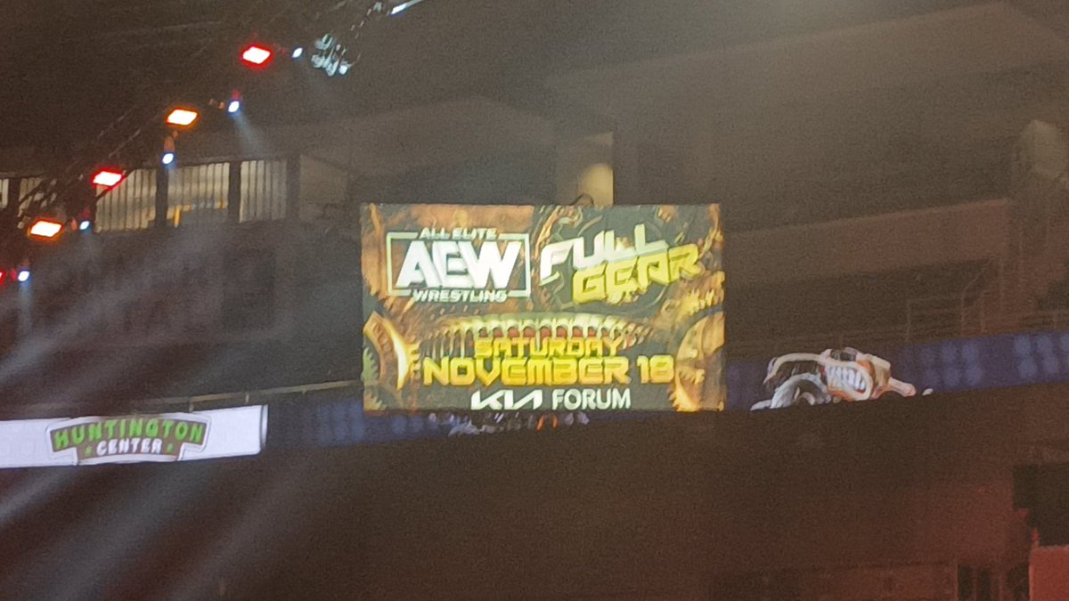 TheWHIPShow's tweet image. Lets goooo!! #AEWCollision #MediaRow  at #HuntingtonCenter.