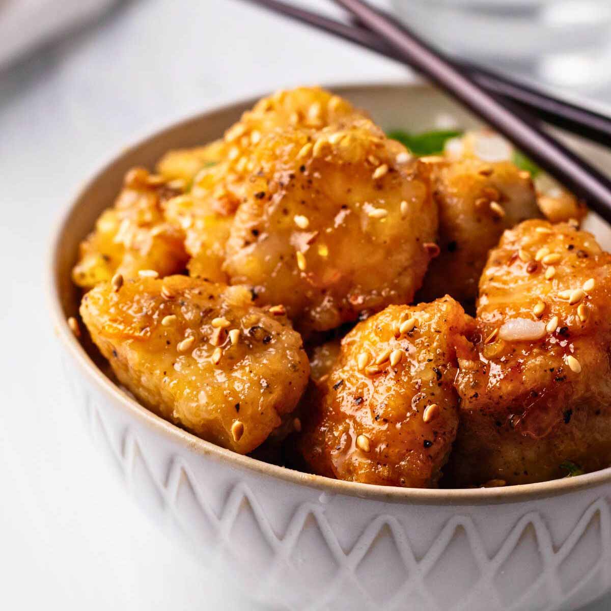 HeavenlyBlogs's tweet photo. Craving a quick and flavorful #dinner? Try oue easy #orangechicken! 🍊🍗 Just 5 ingredients and 15 minutes is all it takes to savor this delectable #dish. #QuickDinner #weeknightdinner #quickmeal #easymeal

https://t.co/3ubPvwYSTn https://t.co/kWv9Y6Sjyq