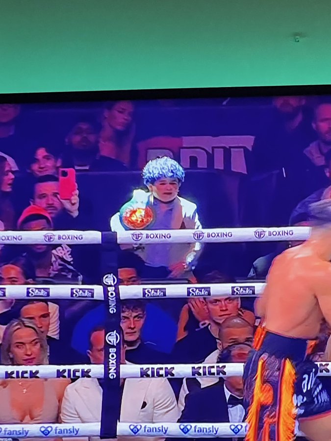 stakehighroller's tweet image. #KSIFury #manchesterhasbulla #hasbulla #fury #ksi