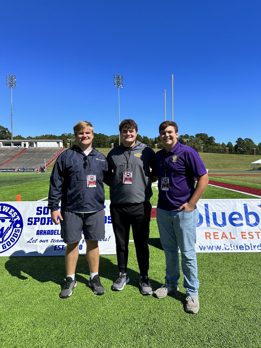 Sam_Paladino72's tweet photo. Loved spending the day with these guys! 
@AdamJohnson_75 @ahj202006 Thanks for the invite @CoachMcFadden. Really enjoyed it! https://t.co/oMfiSU7mlK