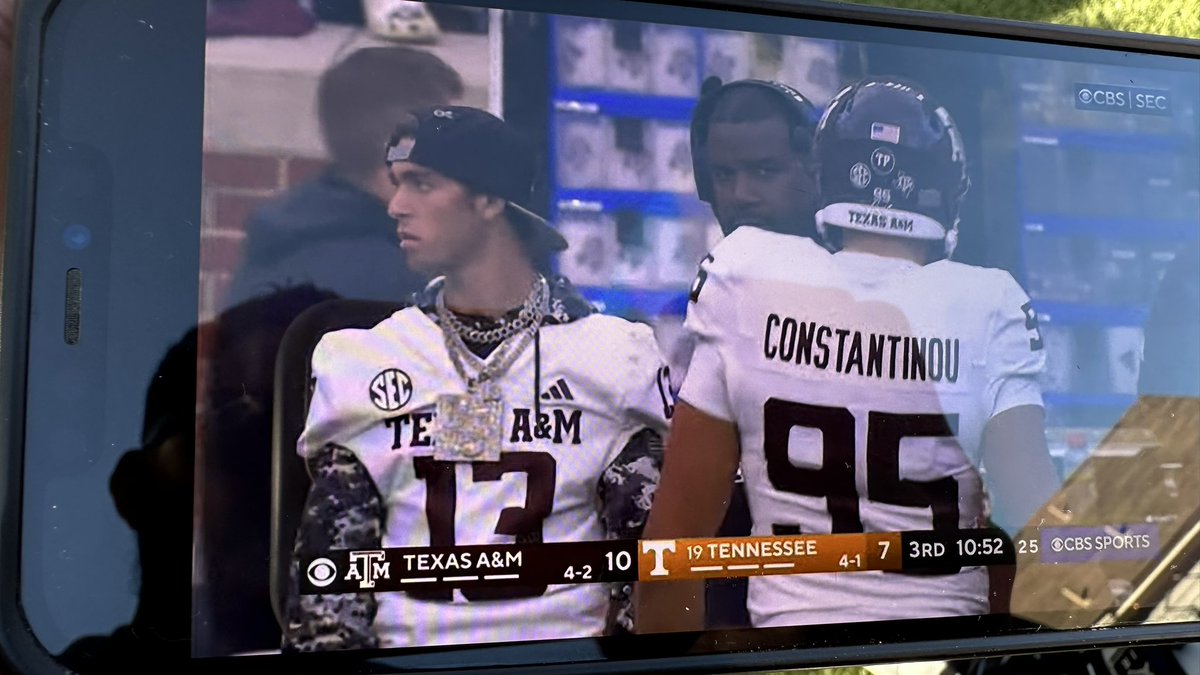 CalderonRonnie's tweet photo. This is why @AggieFootball lost! https://t.co/1CrCpJ3pb9