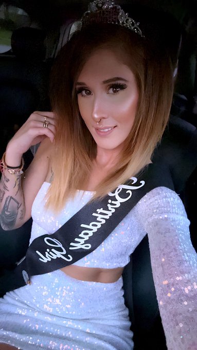 It&rsquo;s my birthday! Wanna buy me a drink? CashApp: $InkedMomma3 💋🔥🍻  #birthdaygirl #happybirthday #BuyMeADrink<a href="/tag/follow"class="tags"><span>#follow</span></a><a href="/tag/linkinbio"class="tags"><span>#linkinbio</span></a><a href="/tag/happybirthday"class="tags"><span>#happybirthday</span></a><a href="/tag/birthdaygirl"class="tags"><span>#birthdaygirl</span></a>