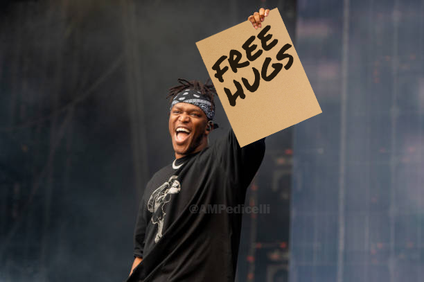 Ampedicelli's tweet image. Free Hugs @KSI #TommyFury #KSI #KSIvsTommy