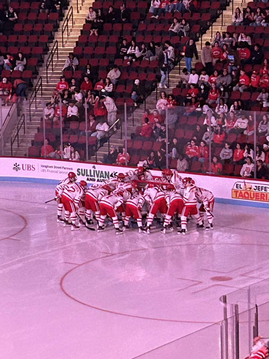 BU_FoH's tweet image. Opening night at @AgganisArena against the @usahockey U18 team, with a few future @TerrierHockey players. #GoBU #BUSA 🐾🏒🔴⚪️🔵🇺🇸