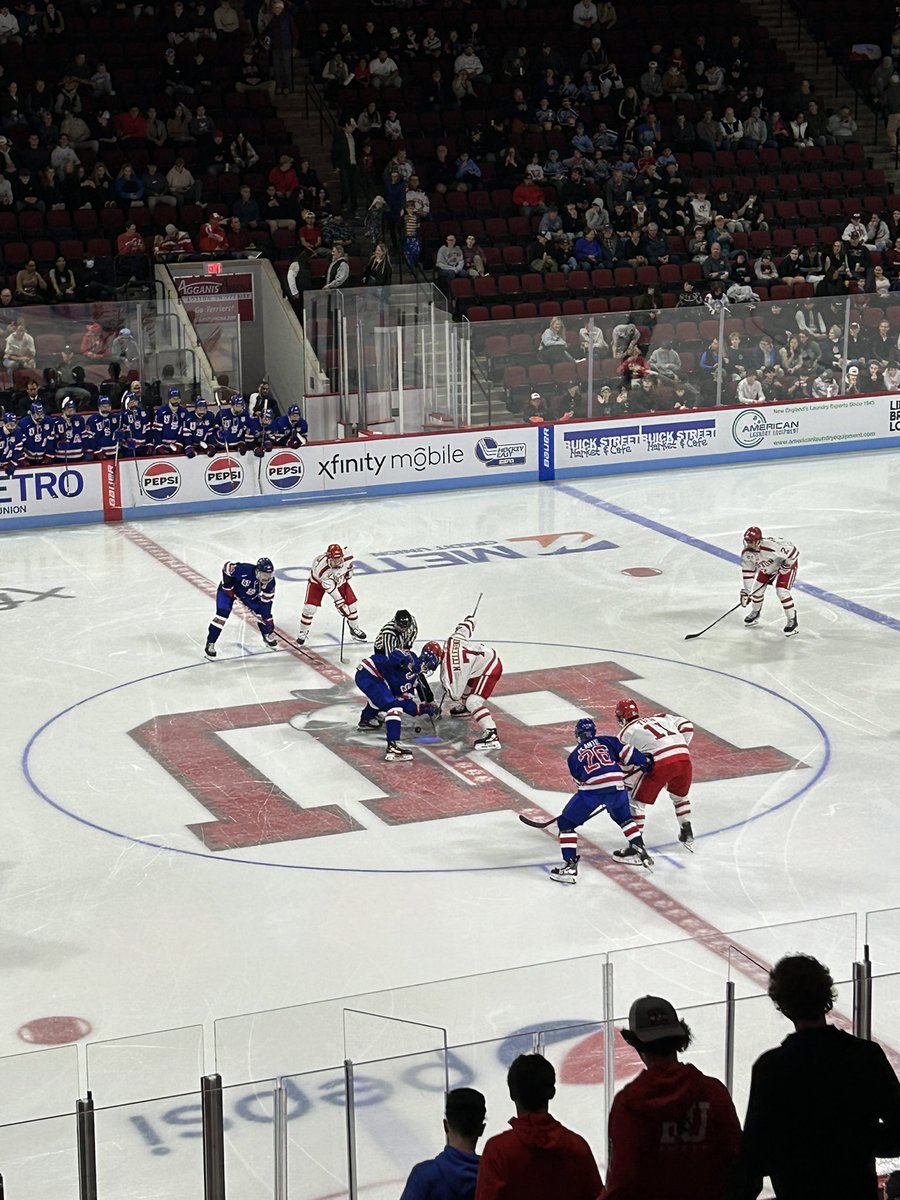 BU_FoH's tweet image. Opening night at @AgganisArena against the @usahockey U18 team, with a few future @TerrierHockey players. #GoBU #BUSA 🐾🏒🔴⚪️🔵🇺🇸