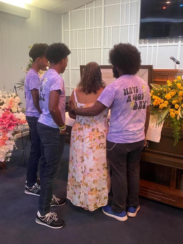 AmandaEd4's tweet image. Life is not promised 💔 
My Mom had cancers for approx 25 yrs, survived some, few came back, new ones came, she's a Christian Warrior. An auto accident took Her 9/16. My Son got ill 9/26. We laid her to rest 9/27. Son had surgery 2x 9/30. He's better. Just hug🤗 pray🙏🏾 &amp;amp; love🧡