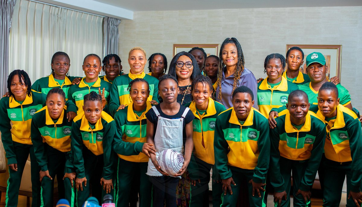 TheNWFL's tweet image. 𝙄𝙩'𝙨 𝙈𝙤𝙧𝙚 𝙏𝙝𝙖𝙣 𝙁𝙤𝙤𝙩𝙗𝙖𝙡𝙡! 

Onome Ebi ➡️ Naija Ratels 🇳🇬

@NGSuper_Falcons captain Onome Ebi returns to #NWFL after 15 years, joining Premiership club, @FcRatels for the 23/24 season. She will don jersey no. 5. 

Welcome back, @EBIONOME 🤩
#WomenFootballRising