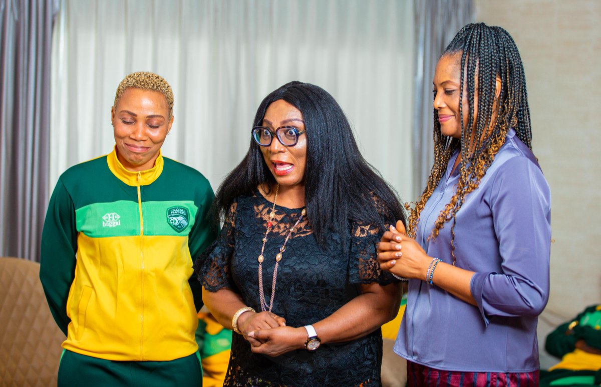 TheNWFL's tweet image. 𝙄𝙩'𝙨 𝙈𝙤𝙧𝙚 𝙏𝙝𝙖𝙣 𝙁𝙤𝙤𝙩𝙗𝙖𝙡𝙡! 

Onome Ebi ➡️ Naija Ratels 🇳🇬

@NGSuper_Falcons captain Onome Ebi returns to #NWFL after 15 years, joining Premiership club, @FcRatels for the 23/24 season. She will don jersey no. 5. 

Welcome back, @EBIONOME 🤩
#WomenFootballRising