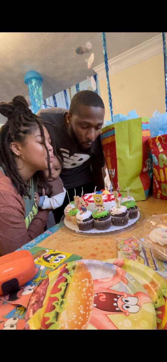 reallovelex's tweet image. bikini bottom, you owe us nothing #octobersveryown 🤪🥰