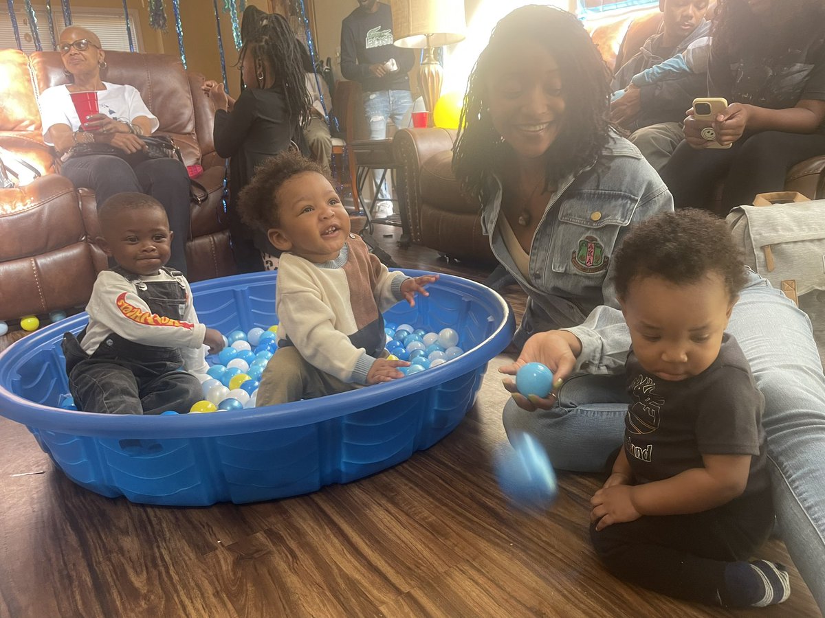 reallovelex's tweet image. bikini bottom, you owe us nothing #octobersveryown 🤪🥰