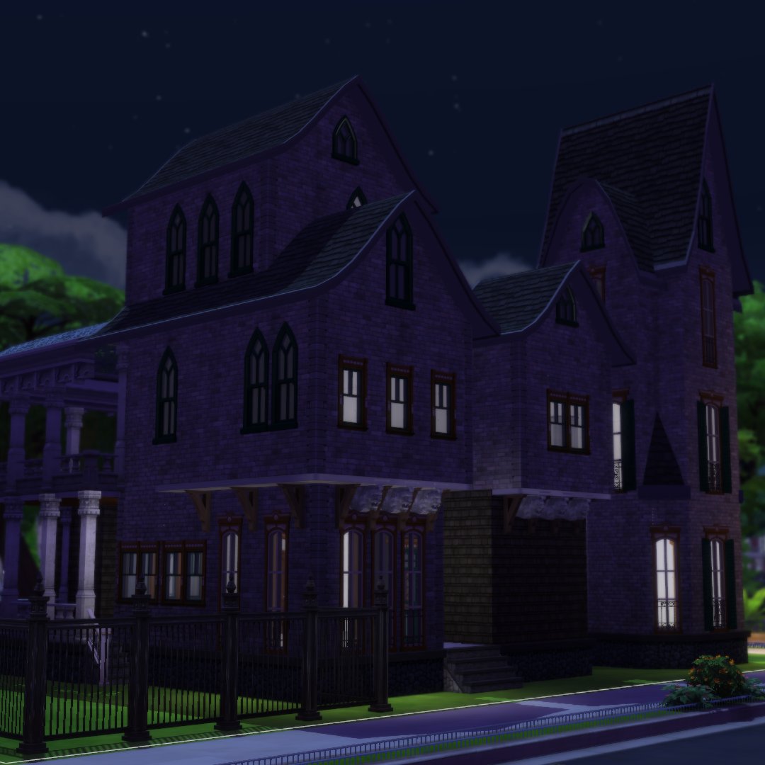 TimothySimmer's tweet photo. This was as far as I got before the budget ran out, basically the exterior &amp; floorplan, there is barely any furniture &amp; most rooms only have a single panel of wallpaper so I remember what I had there. I'm not a builder, but i feel like it doesn't look too bad? 😅💚 https://t.co/baxZ9xeNkL