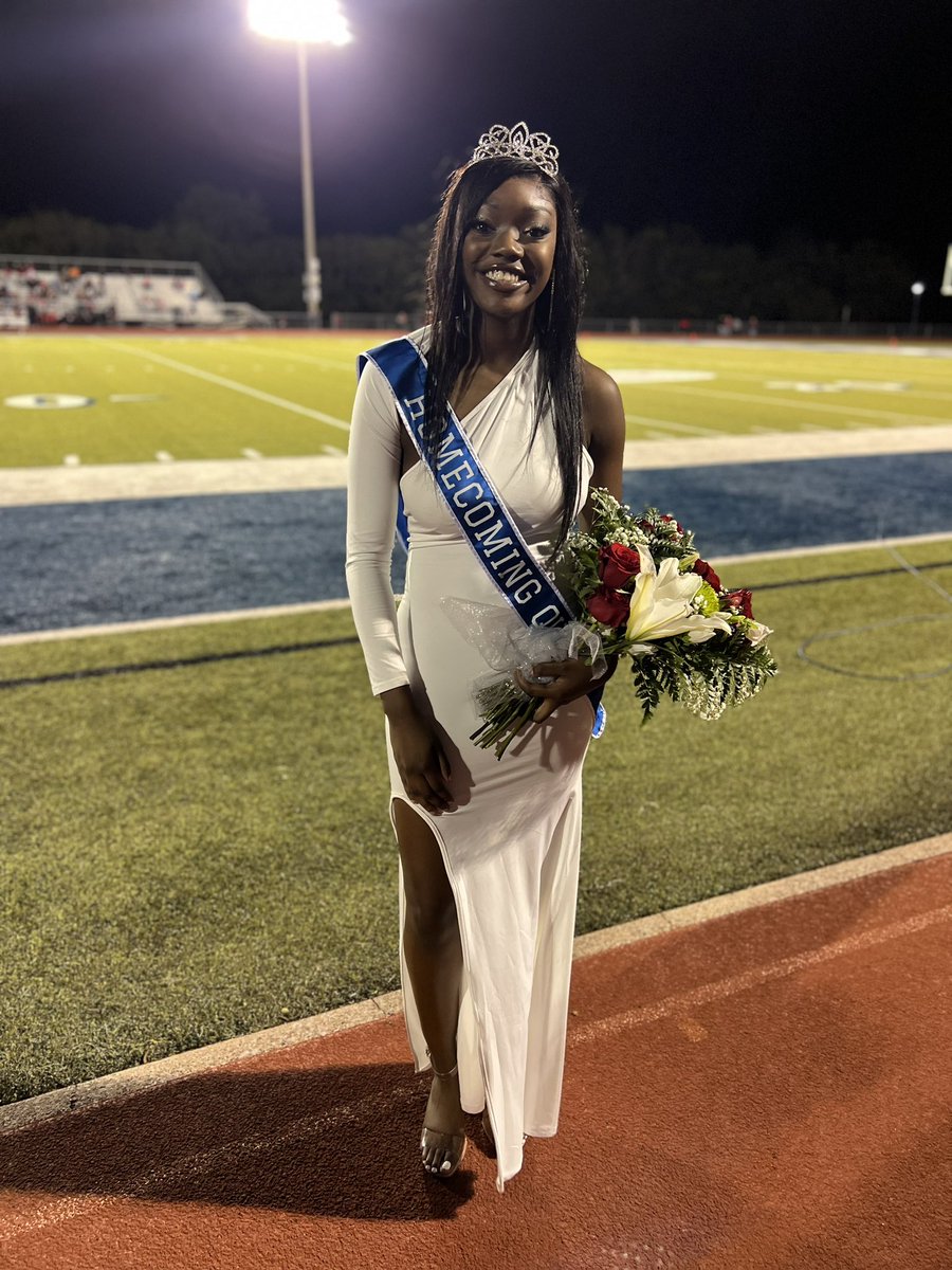 OHS_LadyPatsBB's tweet photo. Congrats to our girl @zariyahmurray on being named the 2023 HOMECOMING QUEEN!! We’re so happy and proud of you! Thanks for representing us and your class so well! https://t.co/rIjbHJjMMz