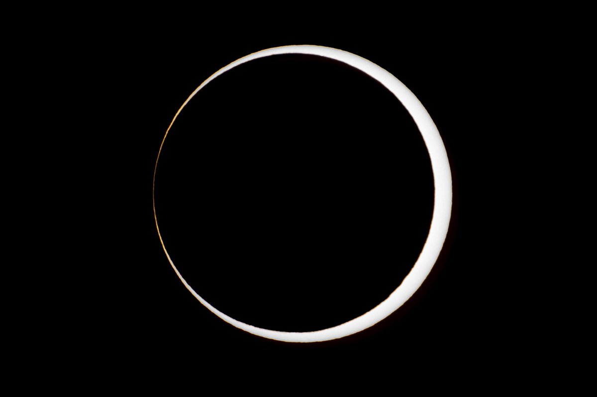 EthanQuin's tweet photo. The "Ring of Fire" annular eclipse over Medford, OR
Taken with a Nikon Z9 + 200-500mm + Spectrum Telescope Solar Filter

@NikonUSA @NASA https://t.co/Q8hV8ZLQ6m