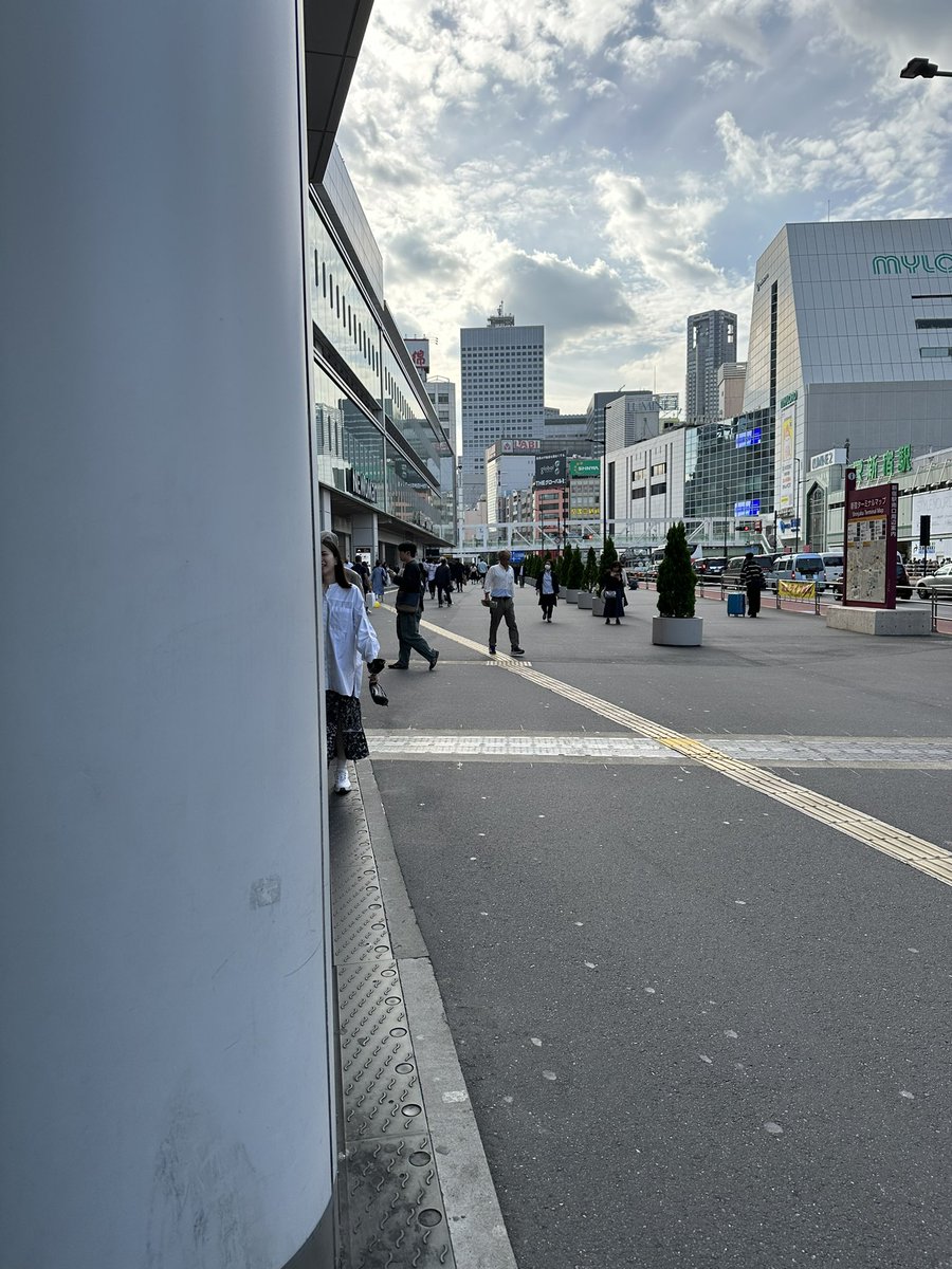 Wing14Wtb14's tweet photo. 昨日渋谷でキリエ観たあと新宿に用事があったので行ってみた。ここかな？
カバーで唄ってたのもよかったな。フルで聴いてみたい。 https://t.co/2pUistsfz1