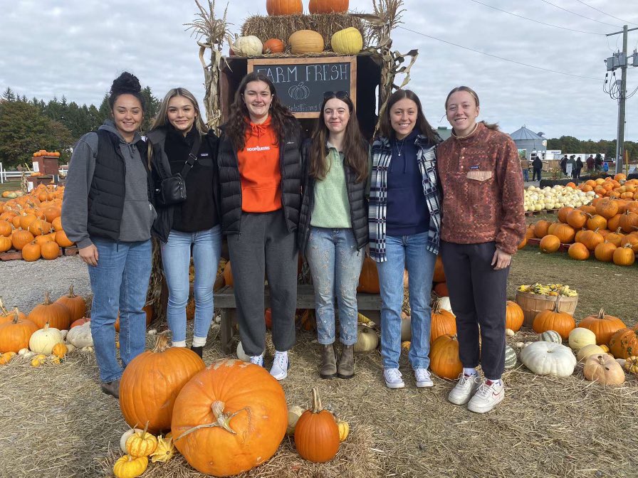 Coach_Hutton's tweet photo. Some of our athletes went apple picking today! Love the culture we’re building!! @lilyrobertsneef @HookKory @AmiMay25 @SheridanKeen @emma14vale #championsmindset https://t.co/guoIHf1IFx