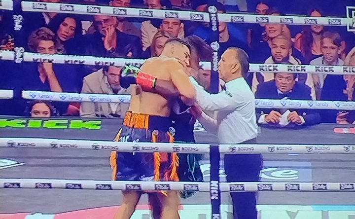 IssacNotIssac1's tweet image. HOW DID FURY WIN. #fixed #KSI #KSIvsTommy #KSIFury