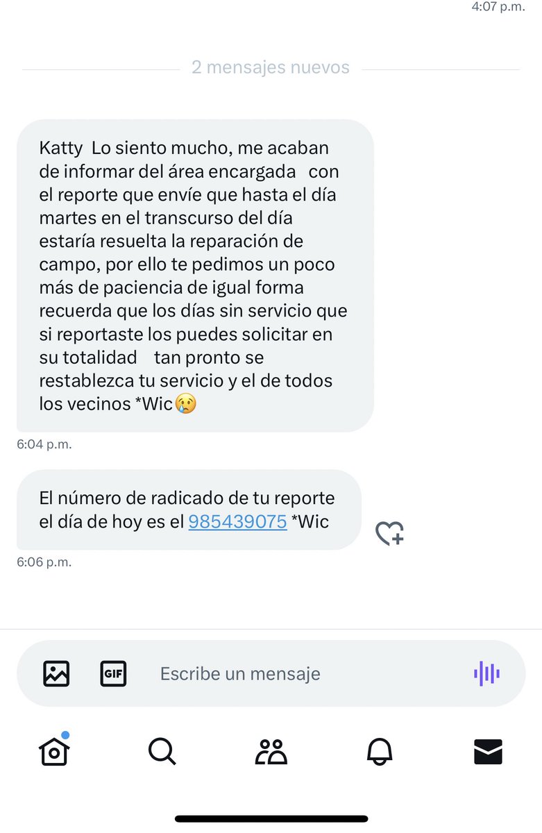 ktymartinez's tweet photo. Que belleza  festivo sin internet y mi maratón de series ????  Me quiero meter un tiro con un bendito banano gracias @ClaroTeAyuda @ClaroColombia https://t.co/uzCJeClwZm