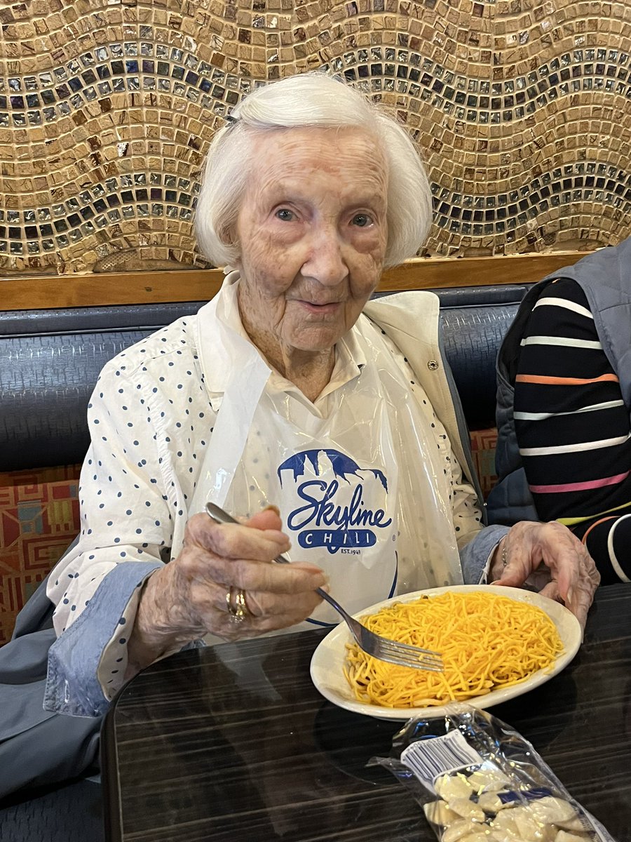 Robin Hutcheson tweet media