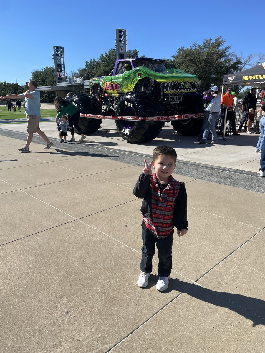 texas_g7's tweet photo. #MonsterJam https://t.co/JO7HXSFnet