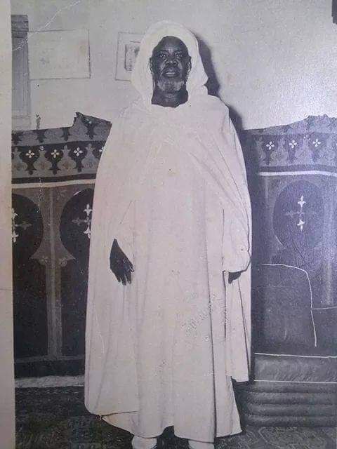 toutndiaye's tweet photo. BAYE NIASS📌🖇
Tawaytu wa sahaltu tariqa ilal haqqi li kulli murîdil wassli lil haqqi bil haqqi

"J'ai raccourci le chemin qui mène à l'unité divine à tout aspirant qui veut parvenir à Dieu et ceci par la bénédiction divine" https://t.co/QFTNqSyBFS
