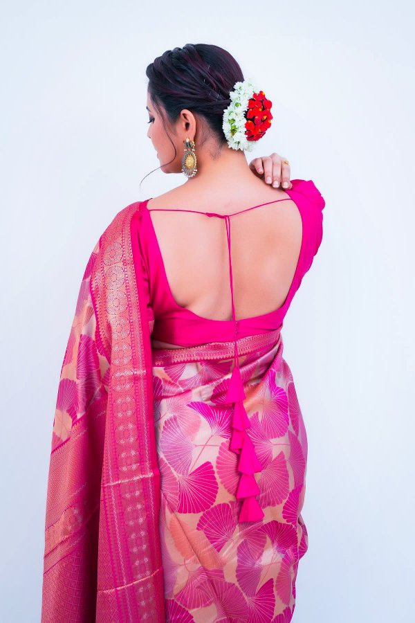 F8bARLsawAAXFuq?format=jpg&name=900x900